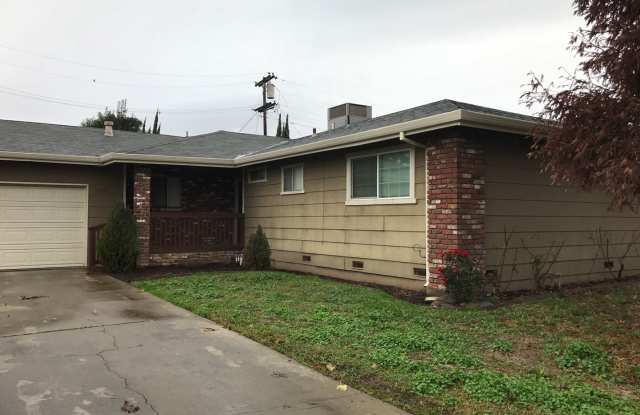 3 bed/2 ba house - E Marysville - 2216 Foust Street, Marysville, CA 95901