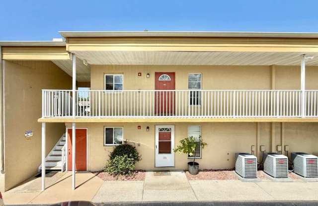 1915 Schlotter Cir #206 Gallery 2