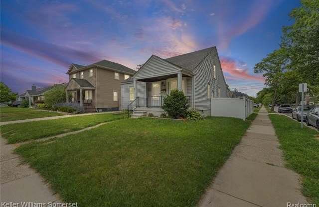 1721 E LINCOLN Avenue Gallery 2