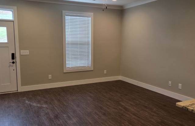 592 Westover Drive Southwest Gallery 2