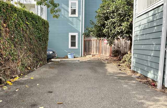 Cozy 2-Bedroom in a fantastic location! Gallery 4