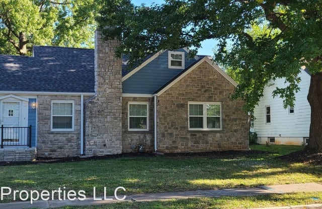 1301 E University St - 1301 East University Street, Springfield, MO 65804
