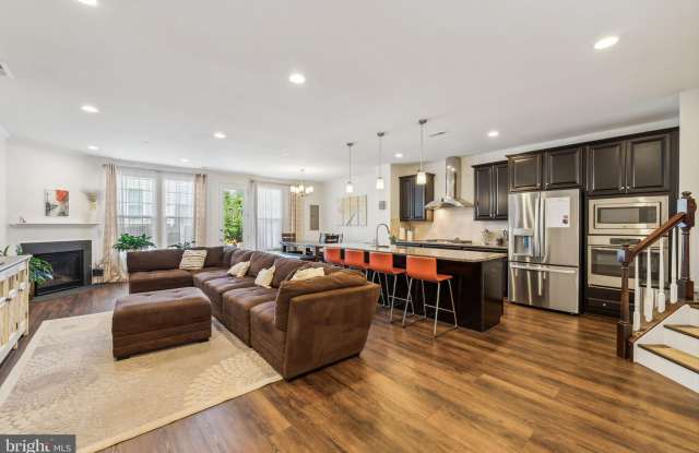 42476 BENFOLD SQUARE Gallery 2