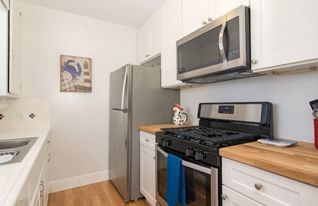 723 Whiting Court-1 Gallery 3