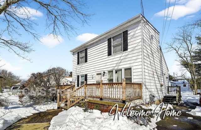 24 Steinhardt Ave photos photos