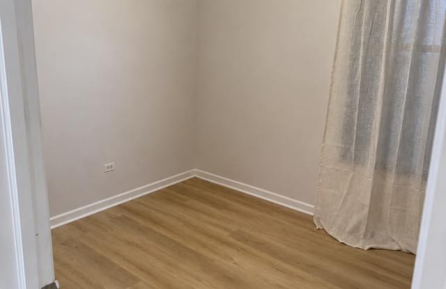 806 S Leavitt 2nd Flr Gallery 4