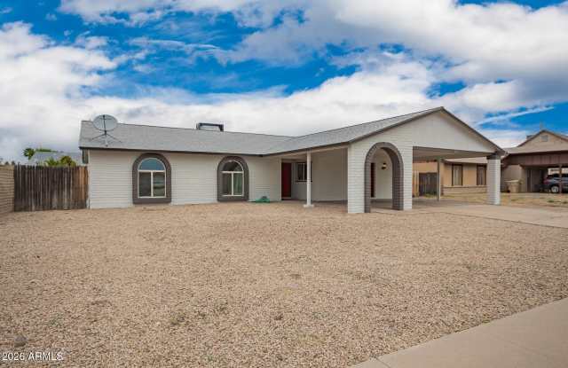 6428 W SUNNYSLOPE Lane - 6428 West Sunnyslope Lane, Glendale, AZ 85302