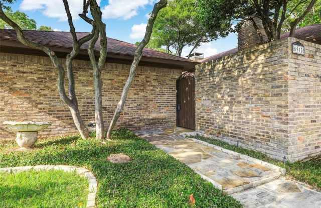 6915 Clearhaven Drive Gallery 2