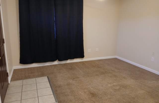 211-4 Greenbriar Rd - 211 North Greenbriar Road, Carterville, IL 62918