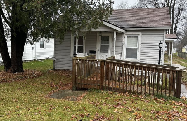 715 Farnsworth Street - 715 Farnsworth Street, Big Rapids, MI 49307 715 Farnsworth Street - 715 Farnsworth Street, Big Rapids, MI 49307