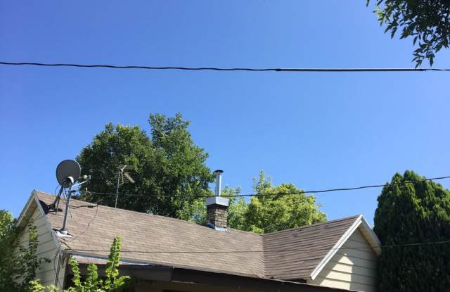 Great 2 br 1 bath House. Pet Friendly. Available for January move in! Gallery 3