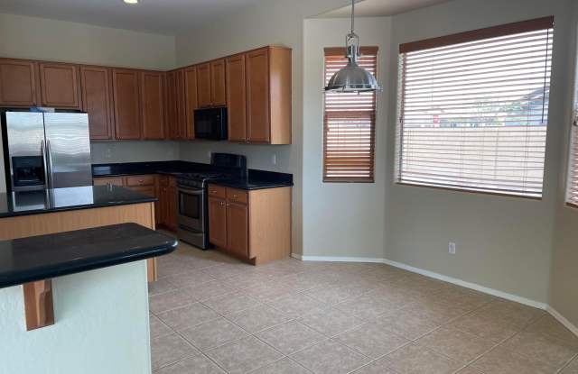 2619 E Hazeltine Way Gallery 4