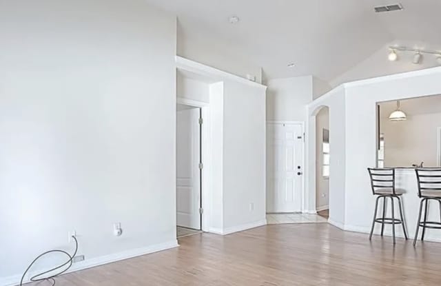 2624 Hollow Ln Gallery 3