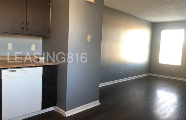 1627 Jackson Avenue Gallery 2