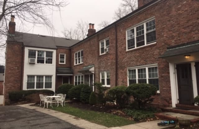 33 Hillside Ave - 33 Hillside Avenue, Essex County, NJ 07042