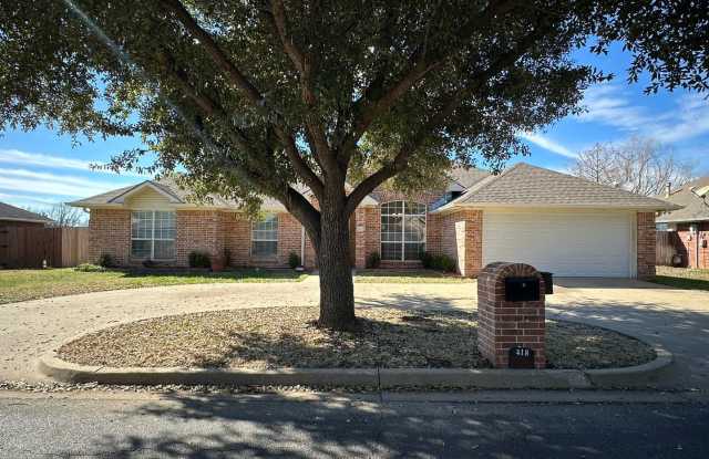 Spacious 4 Bedroom 2 Bath Home in Whitehouse ISD! Gallery 3