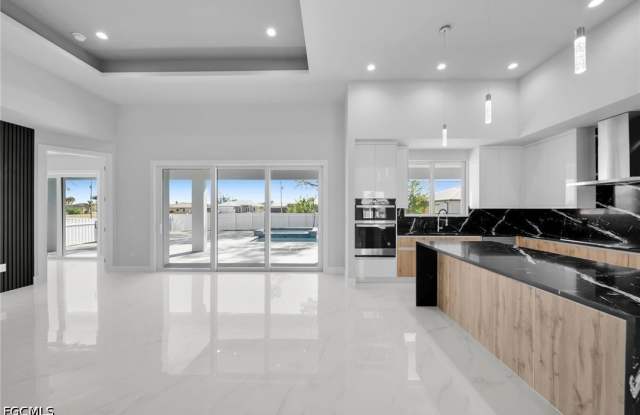 1107 NW 40th Place Gallery 4
