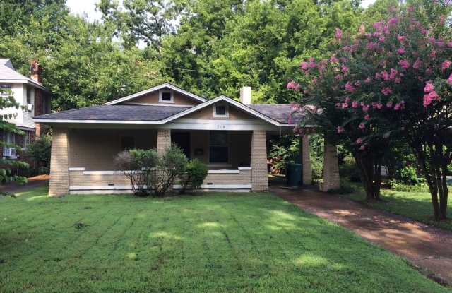 Charming 3-Bedroom Midtown Bungalow with Hardwood Floors & Spacious Backyard Deck photos photos Charming 3-Bedroom Midtown Bungalow with Hardwood Floors & Spacious Backyard Deck photos photos