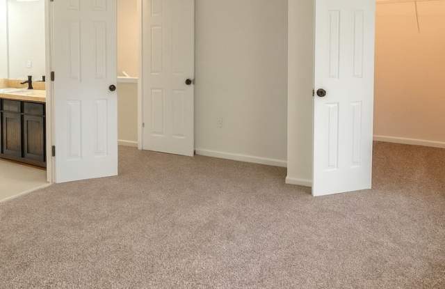 Room in 3 Bedroom Home at Waverly Hills Dr Gallery 3