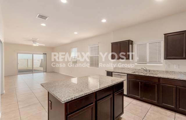 Spacious Rental Home with Office/Den in Maricopa, AZ Gallery 4