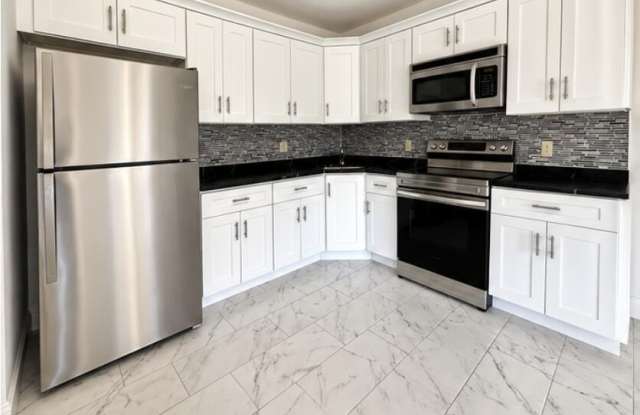 4899 SABLE PINE Circle Gallery 2