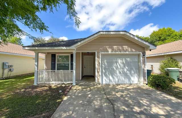 2 bedroom 2 bath Cottage home for rent in Pensacola! photos photos