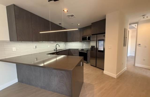 495 Promenade Ave photos photos
