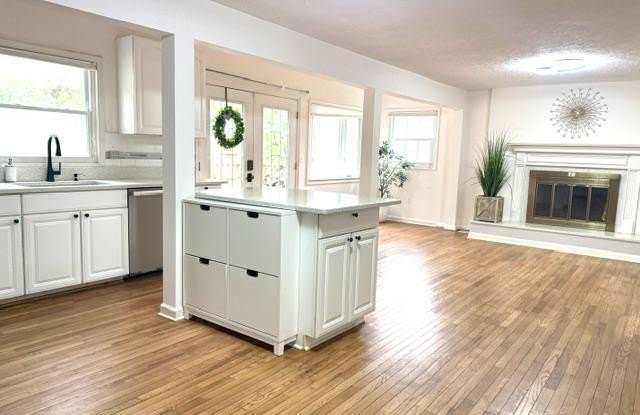 9409 STARLIT PONDS Drive Gallery 4