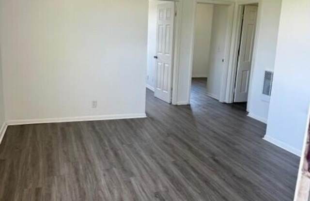 1729 LOGAN Street W Gallery 2