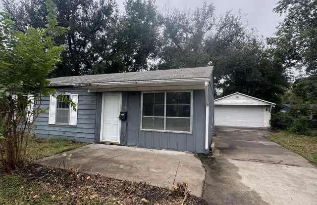 217 SE Carnahan Pl Gallery 1
