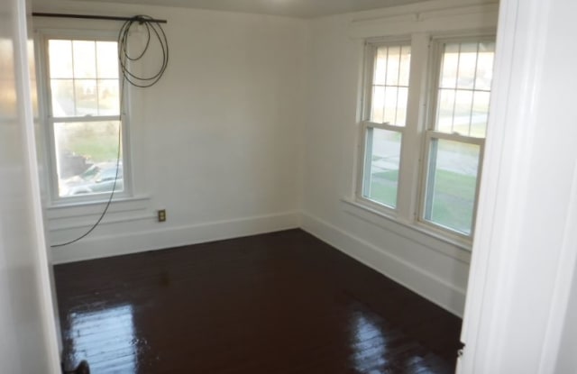 1320 Trumbull Ave SE - 1320 Trumbull Avenue Southeast, Warren, OH 44484