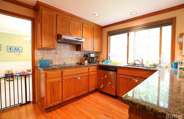 CLICK "REQUEST A TOUR" NOW! photos photos