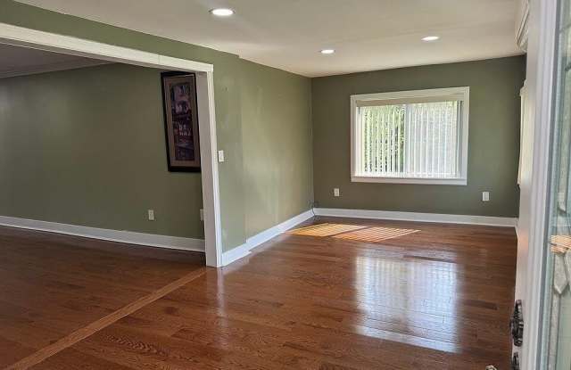 5141 Walnut Lane Gallery 3