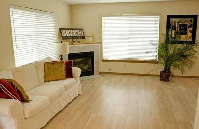 1923 Gibson Road -B Gallery 2