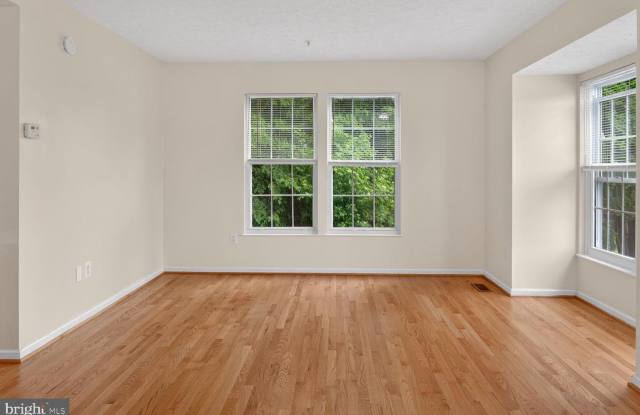 158 GLEN VIEW TER Gallery 3