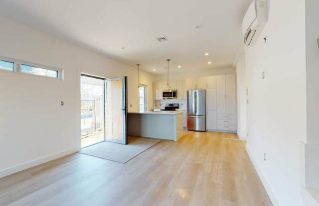 2837 Washington St. photos photos