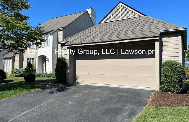 Grand Hunting Hills Townhome with Gorgeous Mountain Views - 4948 Hunting Hills Circle, Cave Spring, VA 24018