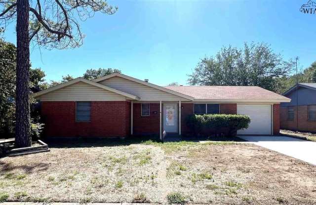 4717 NORTHSHORE DRIVE - 4717 North Shore Drive, Wichita Falls, TX 76310