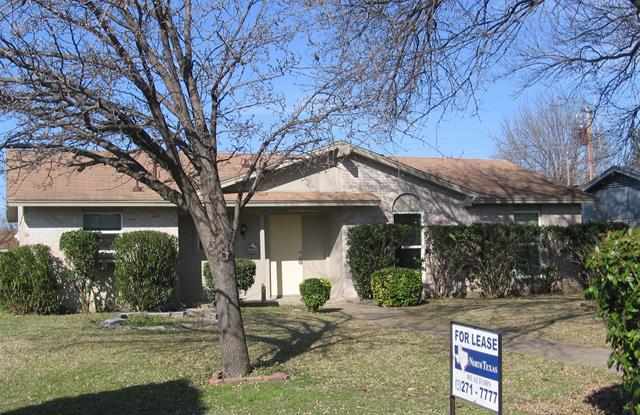 805 Shorecrest Drive - 805 Shorecrest Drive, Garland, TX 75040