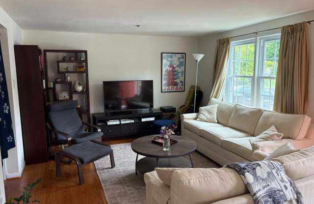 12140 BENTRIDGE Place Gallery 4