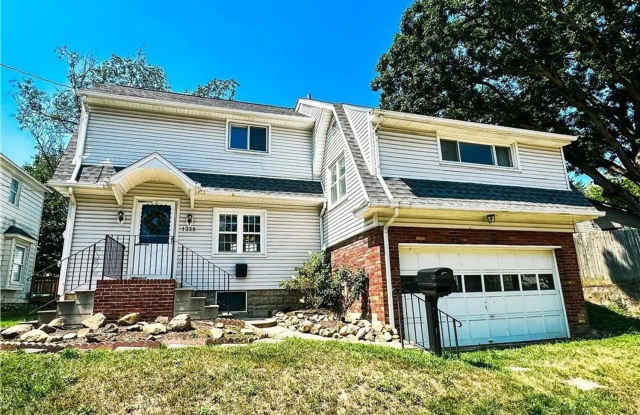 Beautiful 3 Bed, 2 Bath Home in Cuyahoga Falls - MOVE IN SPECIAL! - 1338 Meriline Street, Cuyahoga Falls, OH 44221