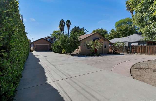 19038 Ingomar Street Gallery 4