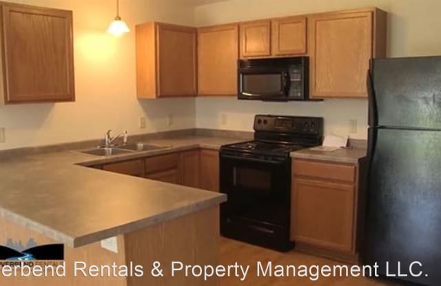 13310 44th Ave N - 13310 44th Avenue North, Lake Hallie, WI 54729