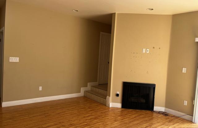 320 McHenry Road Gallery 1