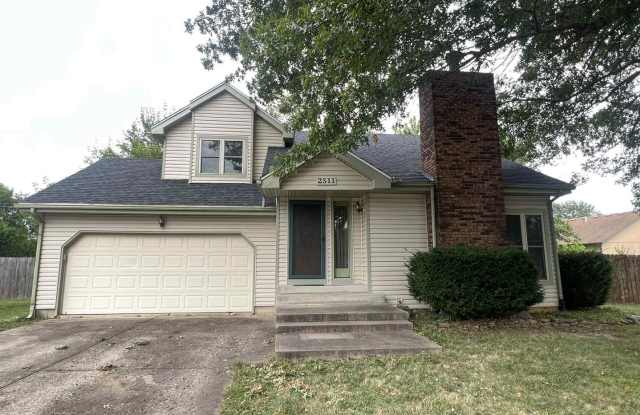 FALL IN LOVE WITH THIS BEAUTIFUL 3 BEDROOM/ 2 BATHROOM HOUSE WITH FENCED IN YARD, STORM SHELTER, AND CAR GARAGE!! photos photos