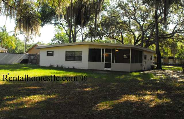 Total Privacy Home, Huge Detached Garage  No HOA in Beautiful Lake Mary photos photos