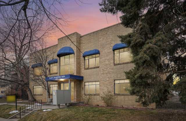 South Josephine Apartments Gallery 3
