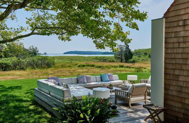 960 Springs Fireplace Road Gallery 2