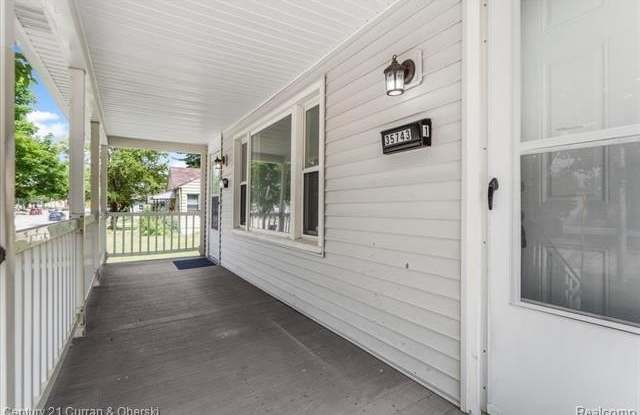 35743 E Michigan Avenue Gallery 4