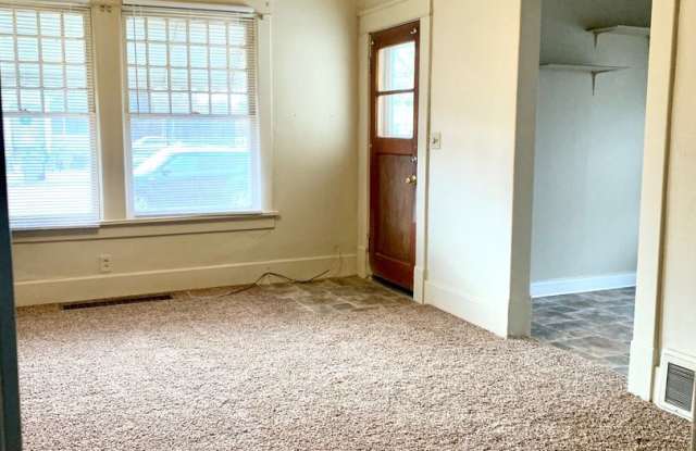 824 11th Avenue South Gallery 2
